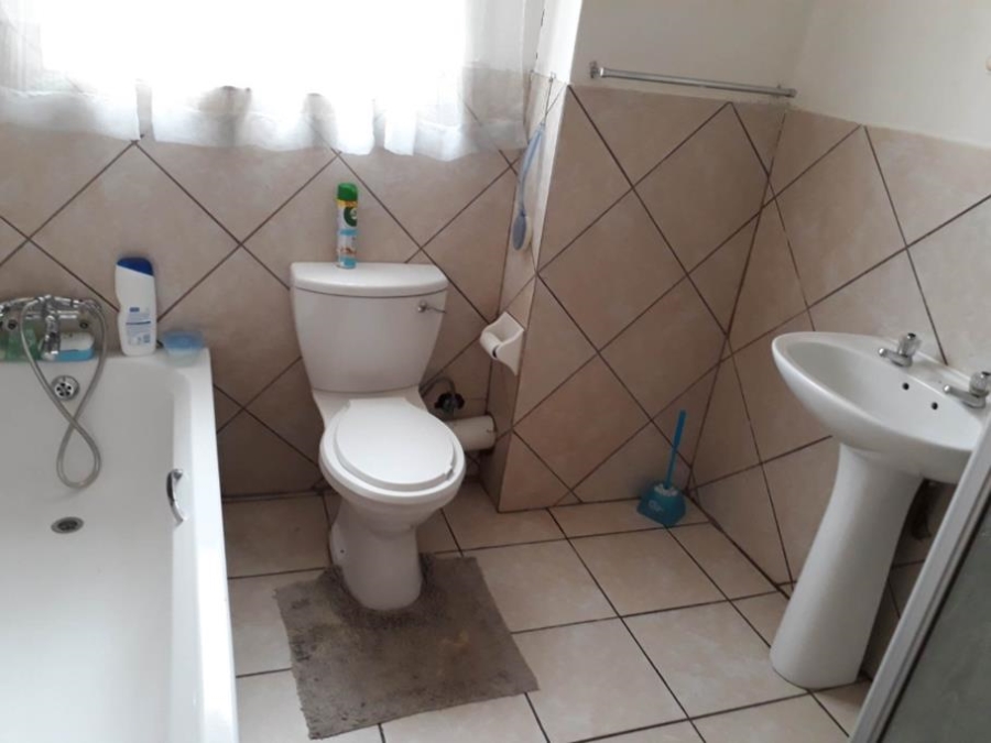 2 Bedroom Property for Sale in Noordwyk Gauteng