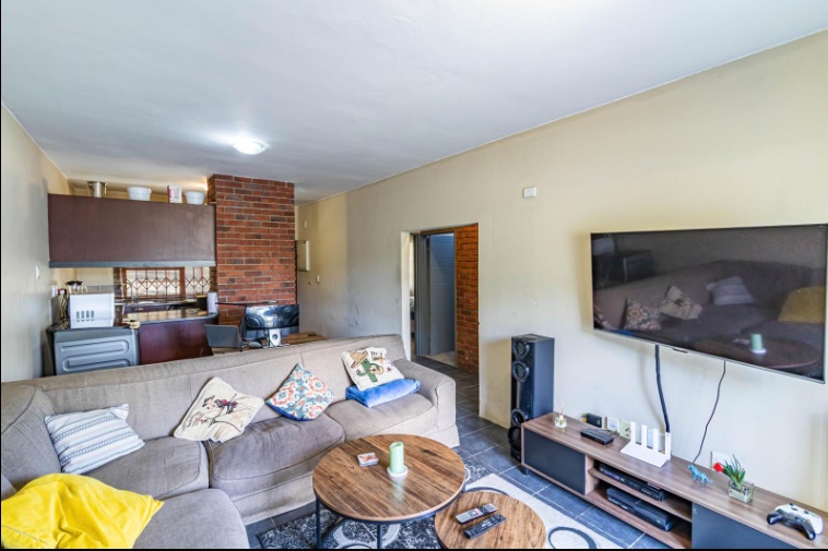 2 Bedroom Property for Sale in Noordwyk Gauteng