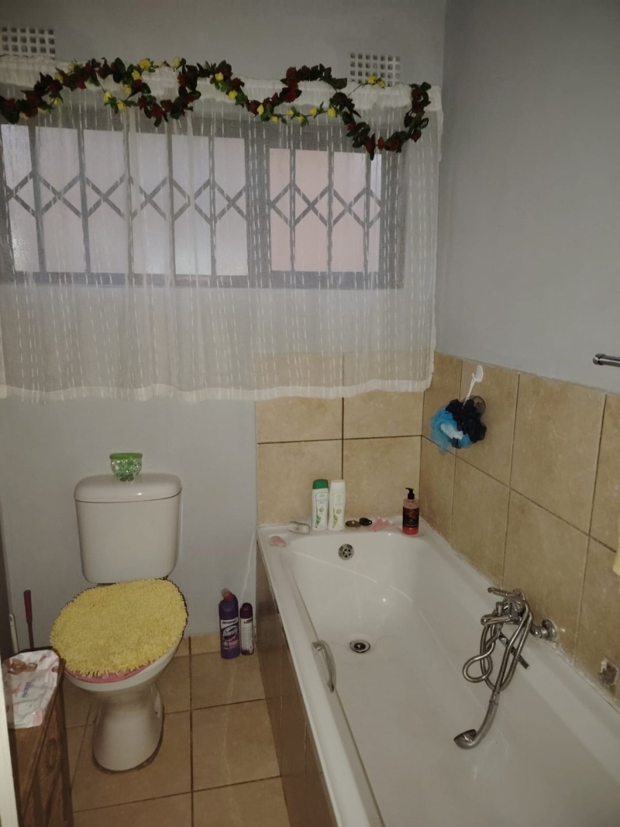 2 Bedroom Property for Sale in Comet Gauteng
