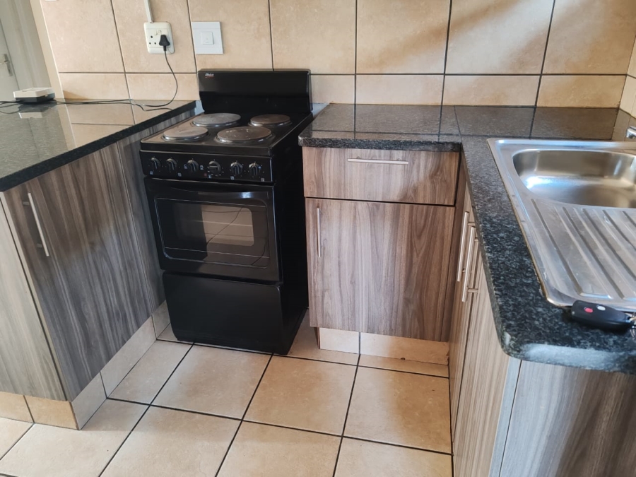 2 Bedroom Property for Sale in Comet Gauteng
