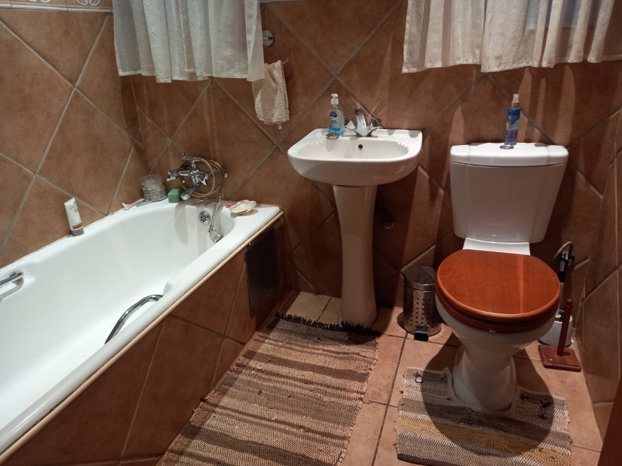 3 Bedroom Property for Sale in Monument Park Gauteng