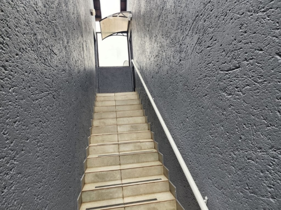 2 Bedroom Property for Sale in Glen Marais Gauteng