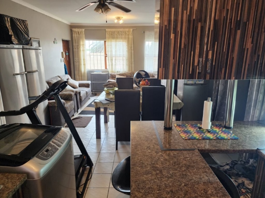2 Bedroom Property for Sale in Glen Marais Gauteng