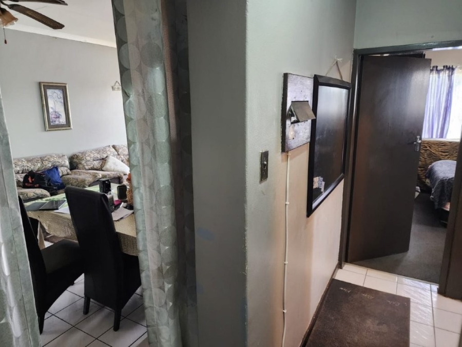 2 Bedroom Property for Sale in Glen Marais Gauteng