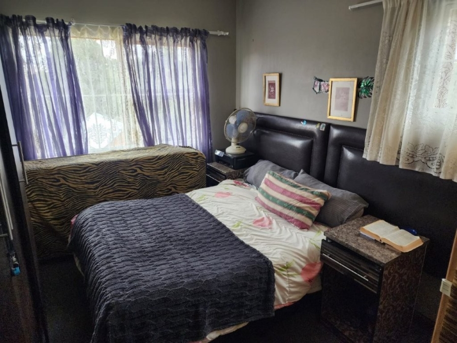 2 Bedroom Property for Sale in Glen Marais Gauteng