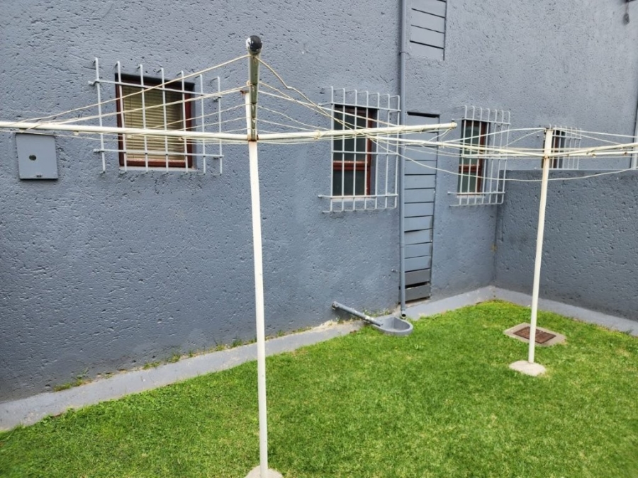 2 Bedroom Property for Sale in Glen Marais Gauteng