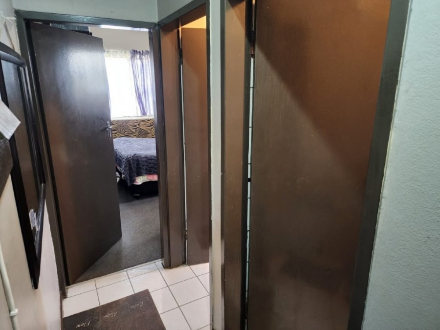2 Bedroom Property for Sale in Glen Marais Gauteng