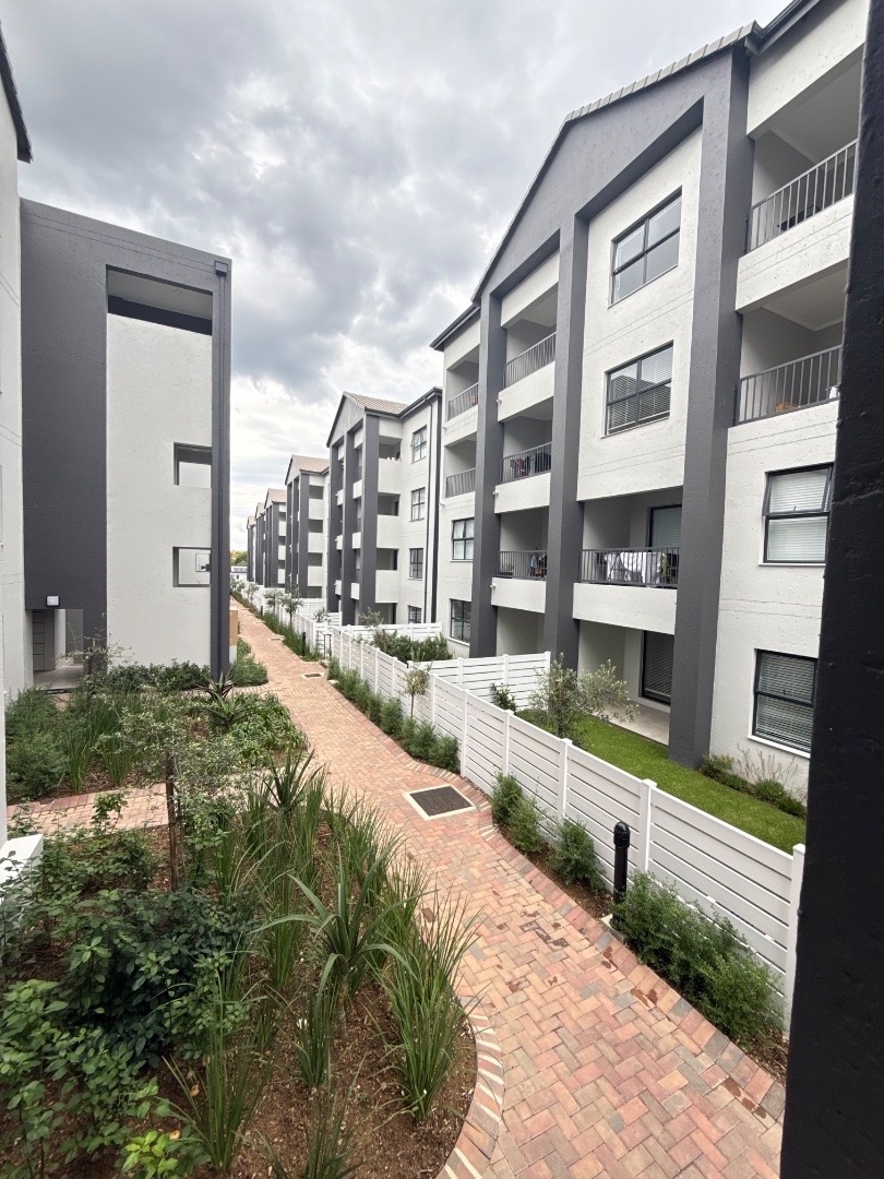 To Let 1 Bedroom Property for Rent in Fourways Gauteng