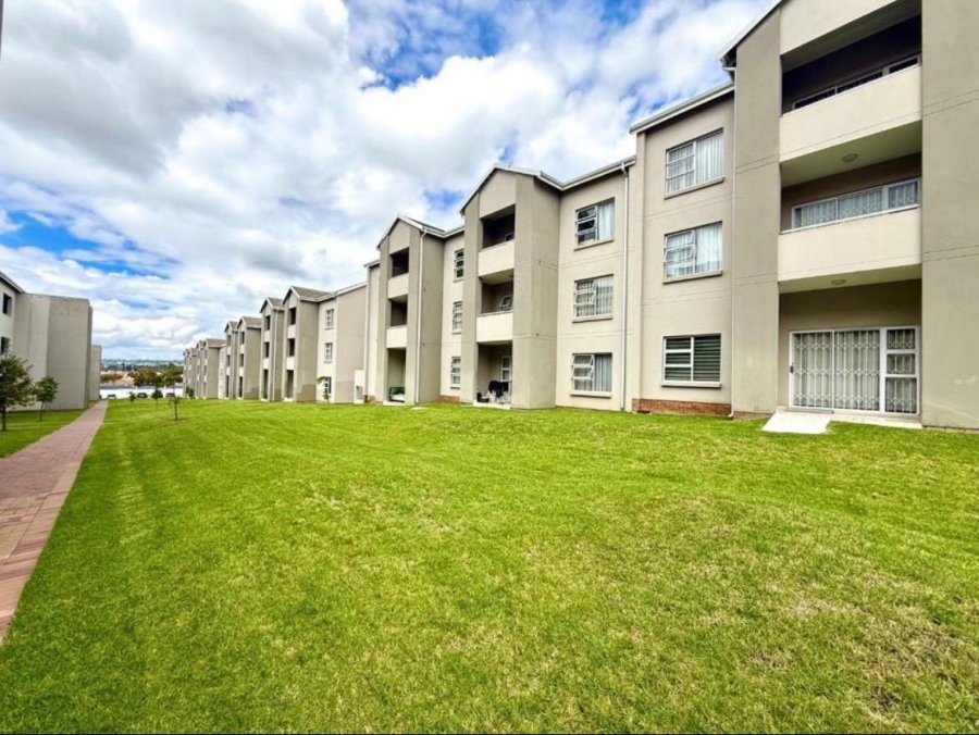 2 Bedroom Property for Sale in Blue Hills Gauteng