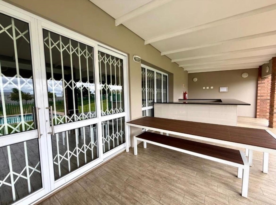 2 Bedroom Property for Sale in Blue Hills Gauteng