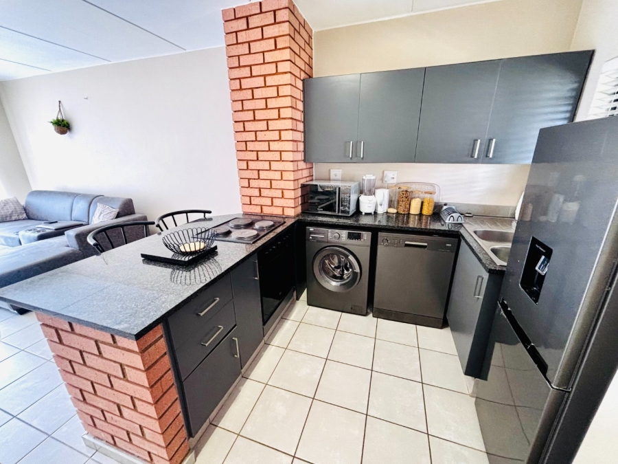 2 Bedroom Property for Sale in Vorna Valley Gauteng