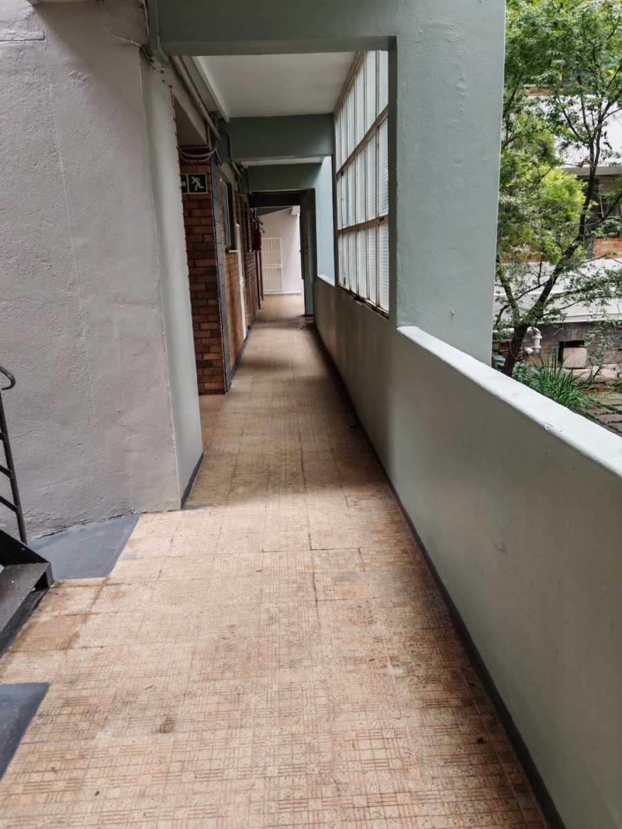 To Let 2 Bedroom Property for Rent in Rosebank Gauteng
