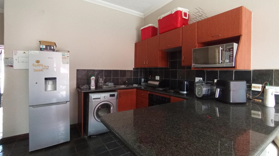 2 Bedroom Property for Sale in Erand Gardens Gauteng