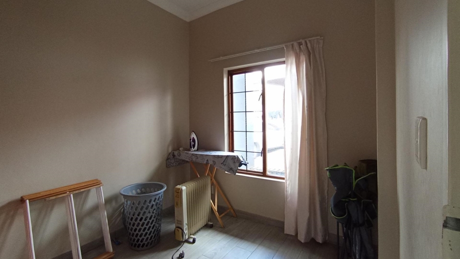 2 Bedroom Property for Sale in Erand Gardens Gauteng