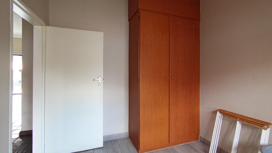 2 Bedroom Property for Sale in Erand Gardens Gauteng