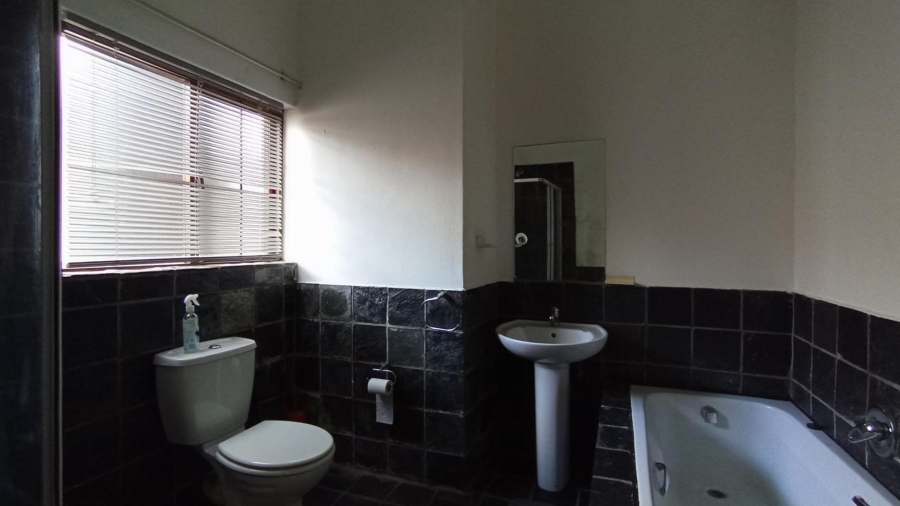 2 Bedroom Property for Sale in Erand Gardens Gauteng