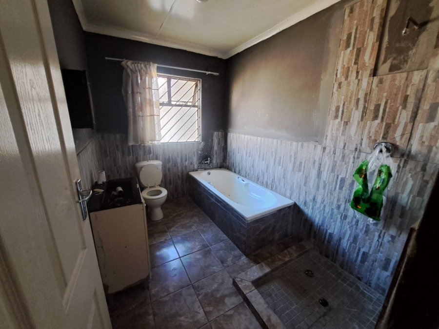 3 Bedroom Property for Sale in Laversburg Gauteng