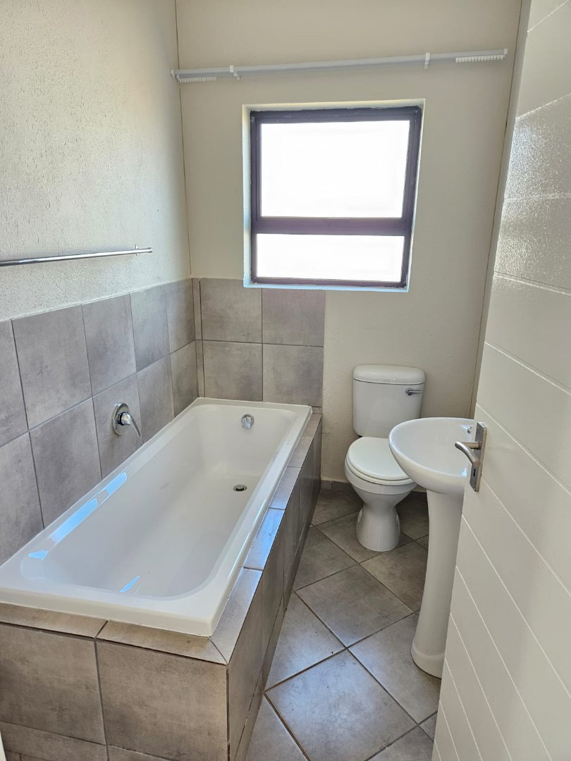 3 Bedroom Property for Sale in Crystal Park Gauteng