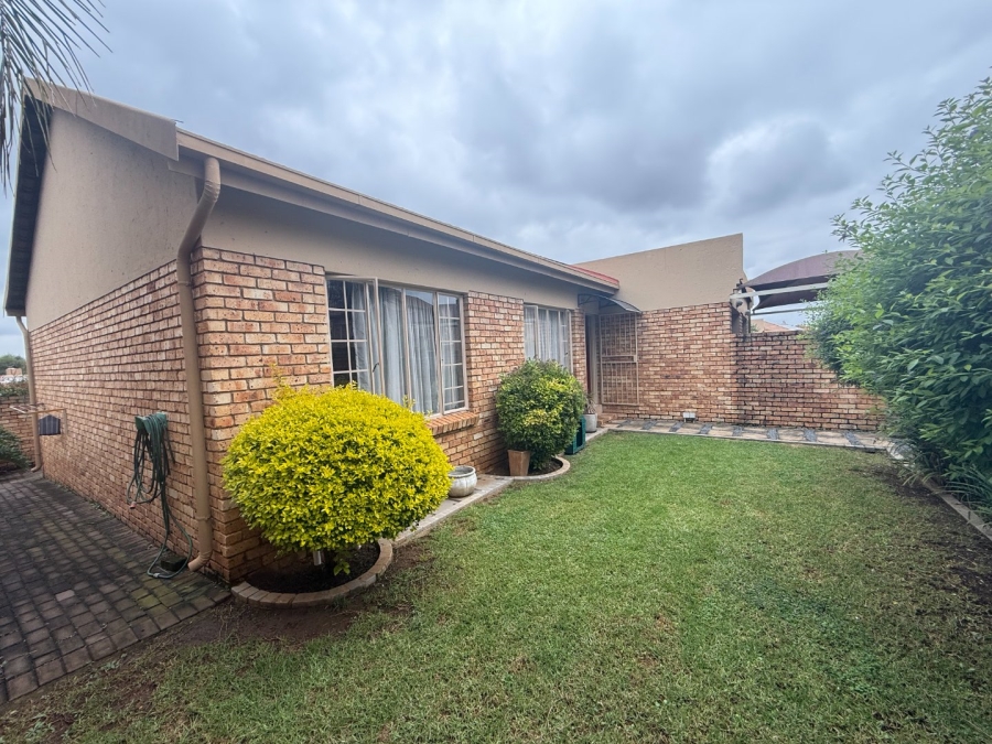 2 Bedroom Property for Sale in Amberfield Ridge Gauteng