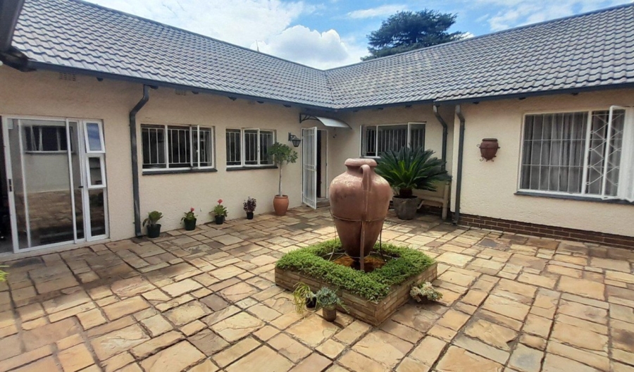5 Bedroom Property for Sale in Ferndale Gauteng