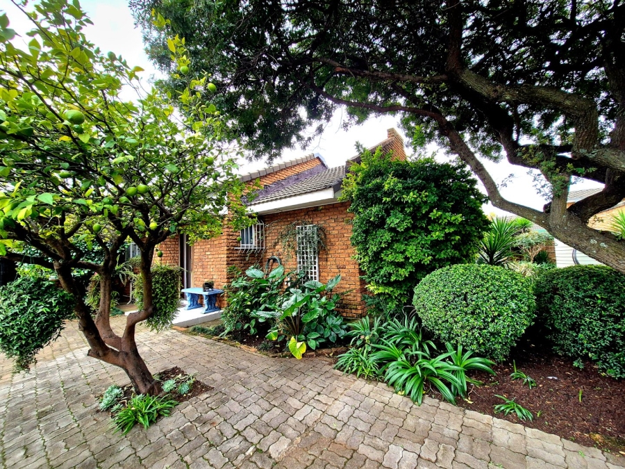 3 Bedroom Property for Sale in Vanderbijlpark SW 5 Gauteng