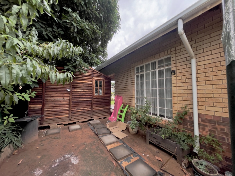 2 Bedroom Property for Sale in Noordwyk Gauteng