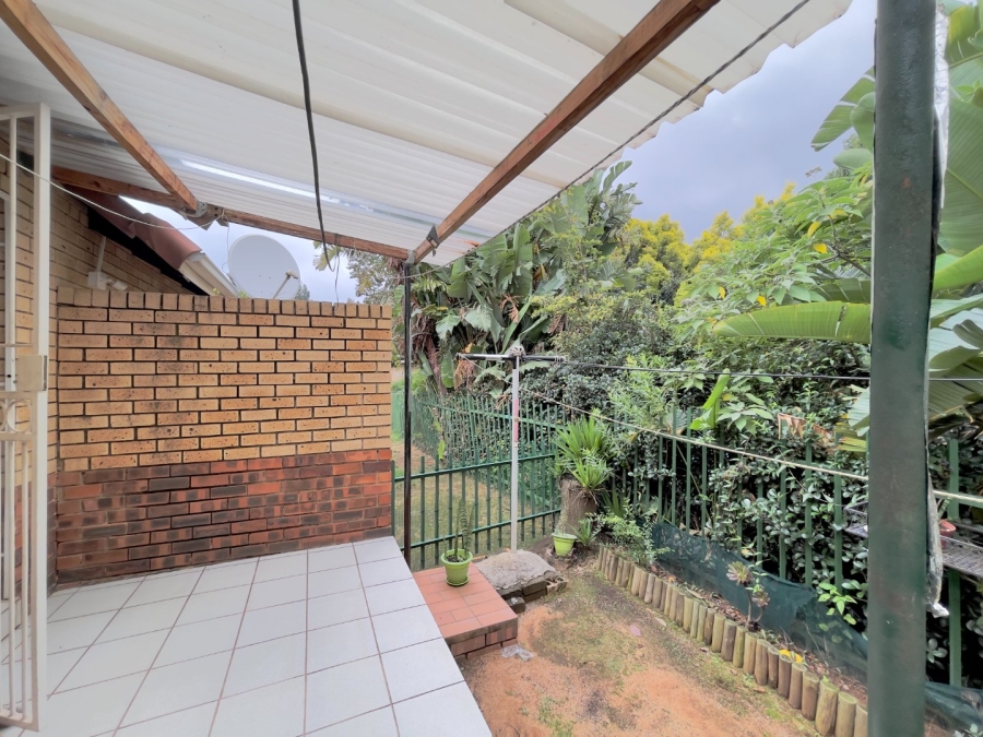 2 Bedroom Property for Sale in Noordwyk Gauteng