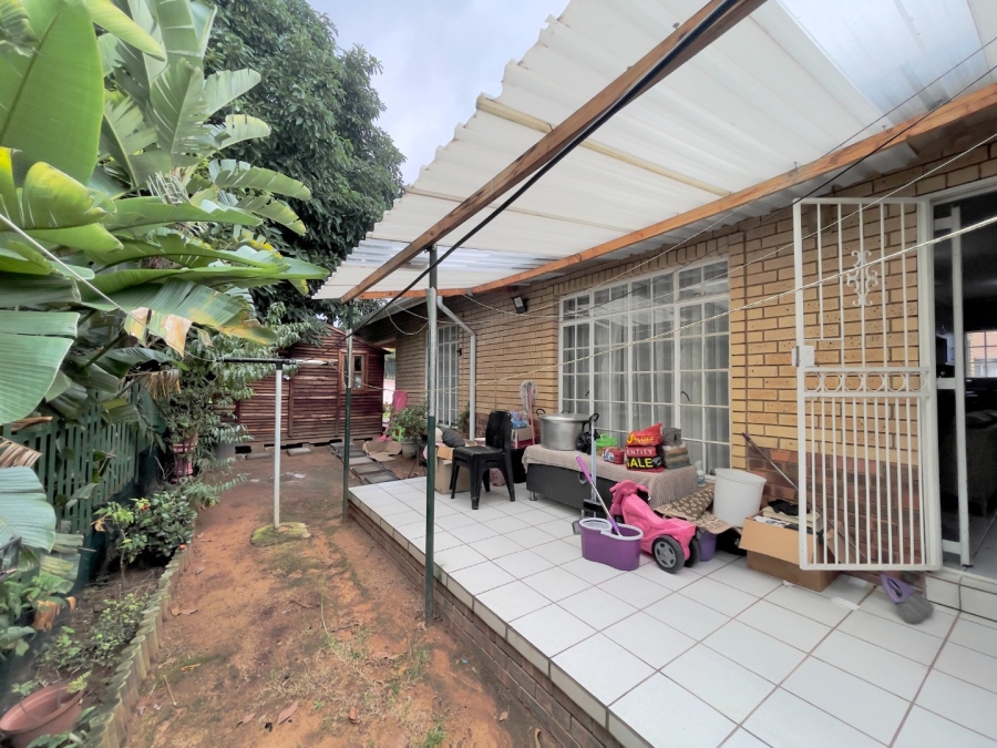 2 Bedroom Property for Sale in Noordwyk Gauteng