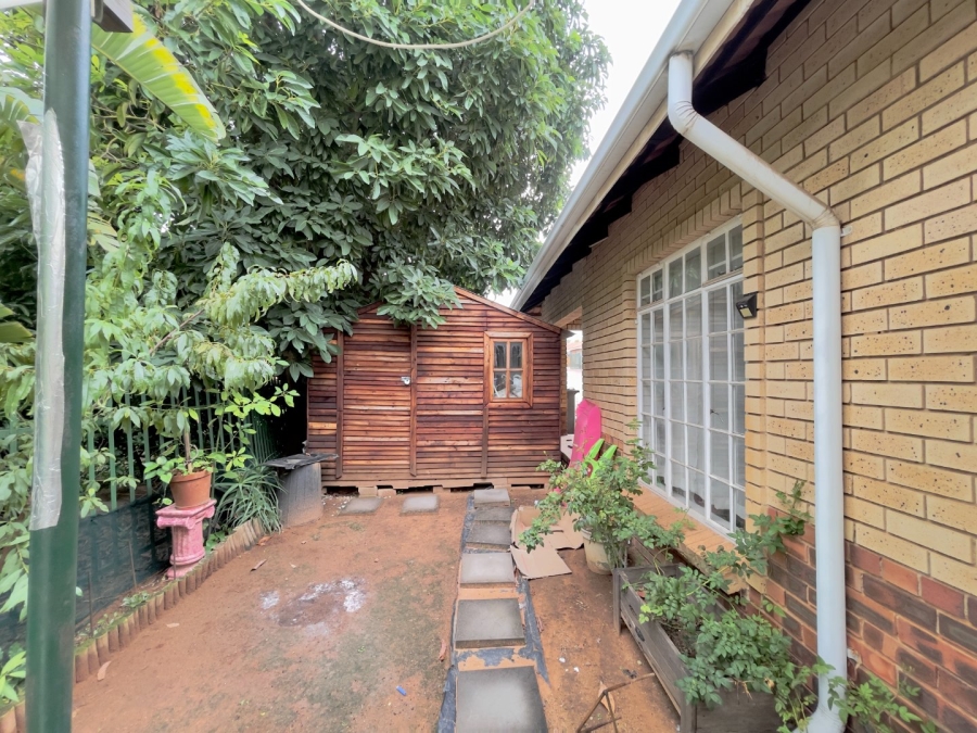 2 Bedroom Property for Sale in Noordwyk Gauteng