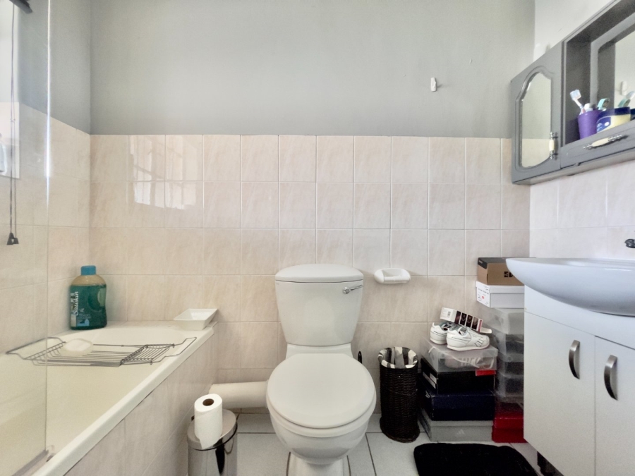 2 Bedroom Property for Sale in Noordwyk Gauteng