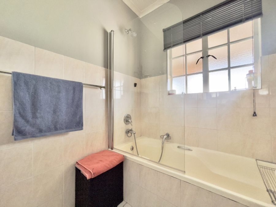 2 Bedroom Property for Sale in Noordwyk Gauteng