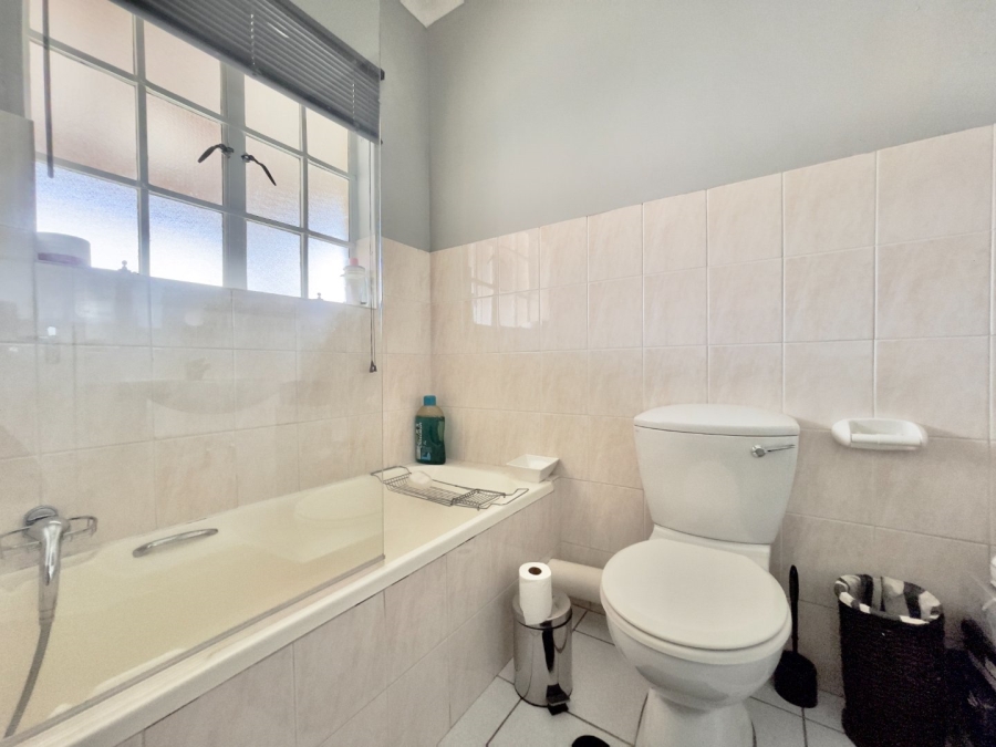 2 Bedroom Property for Sale in Noordwyk Gauteng