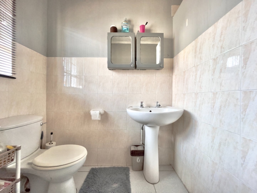 2 Bedroom Property for Sale in Noordwyk Gauteng