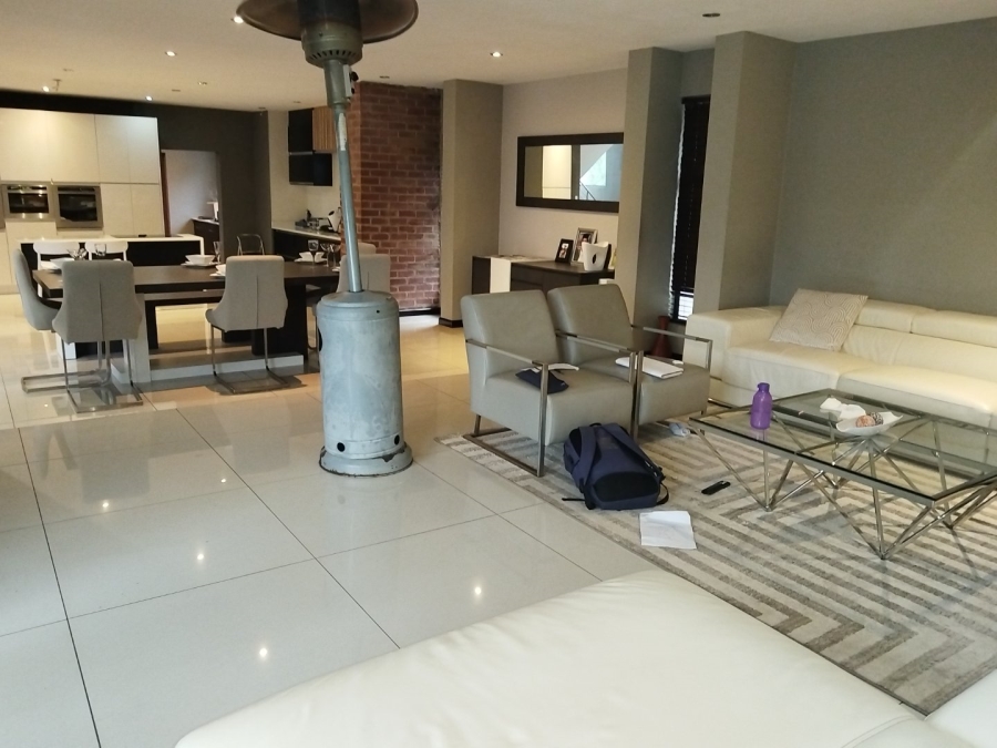 5 Bedroom Property for Sale in Roodeplaat Gauteng