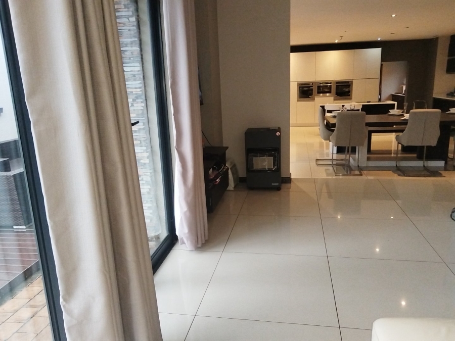 5 Bedroom Property for Sale in Roodeplaat Gauteng