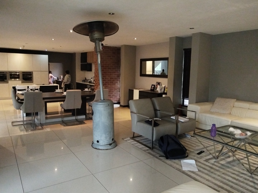 5 Bedroom Property for Sale in Roodeplaat Gauteng