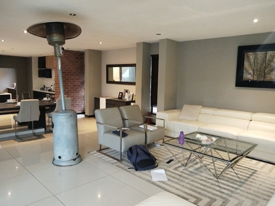 5 Bedroom Property for Sale in Roodeplaat Gauteng