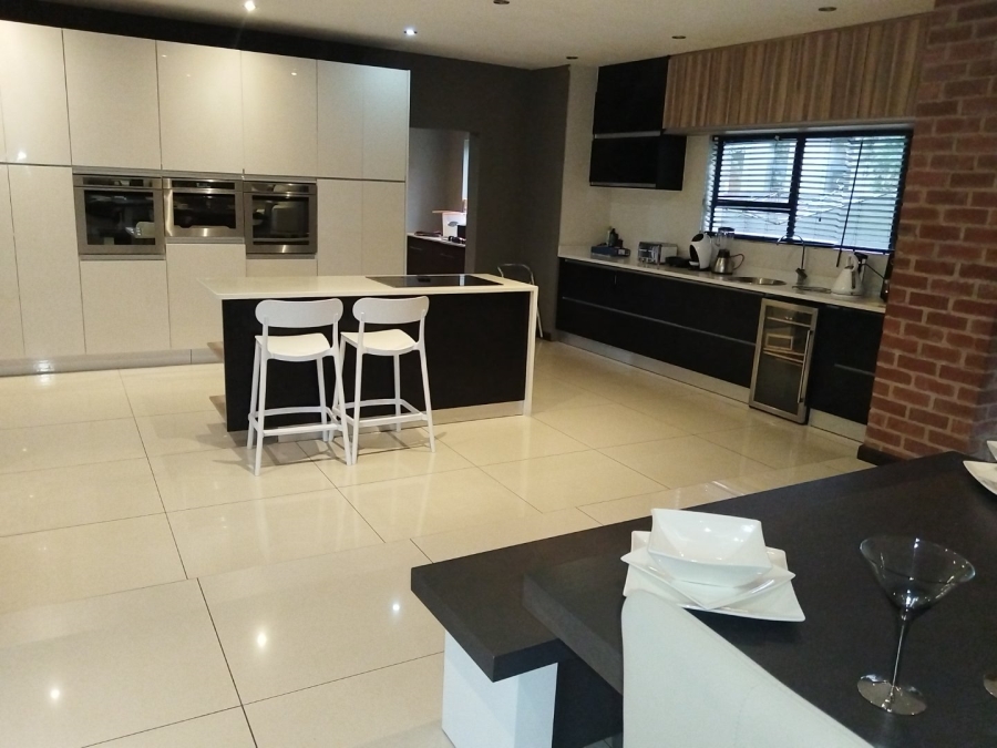 5 Bedroom Property for Sale in Roodeplaat Gauteng