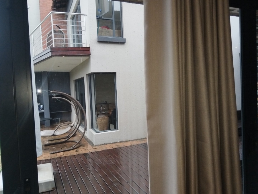 5 Bedroom Property for Sale in Roodeplaat Gauteng