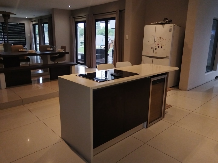 5 Bedroom Property for Sale in Roodeplaat Gauteng