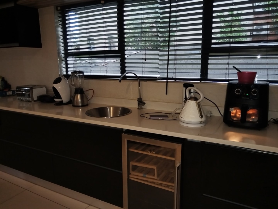 5 Bedroom Property for Sale in Roodeplaat Gauteng