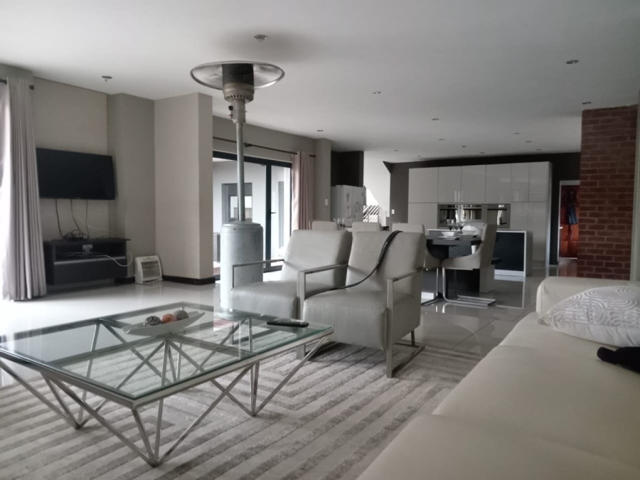 5 Bedroom Property for Sale in Roodeplaat Gauteng