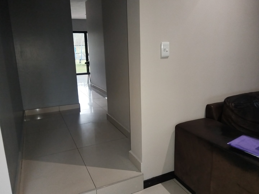 5 Bedroom Property for Sale in Roodeplaat Gauteng