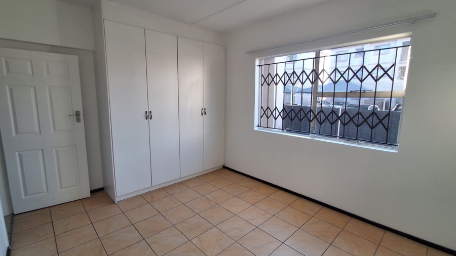  Bedroom Property for Sale in Bardene Gauteng
