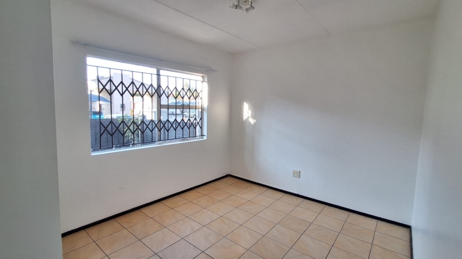  Bedroom Property for Sale in Bardene Gauteng