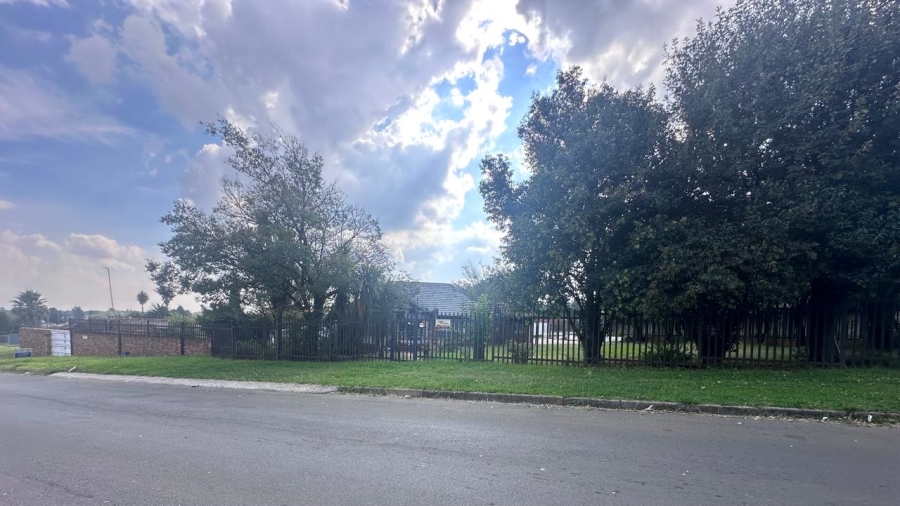 Commercial Property for Sale in Lilianton Gauteng