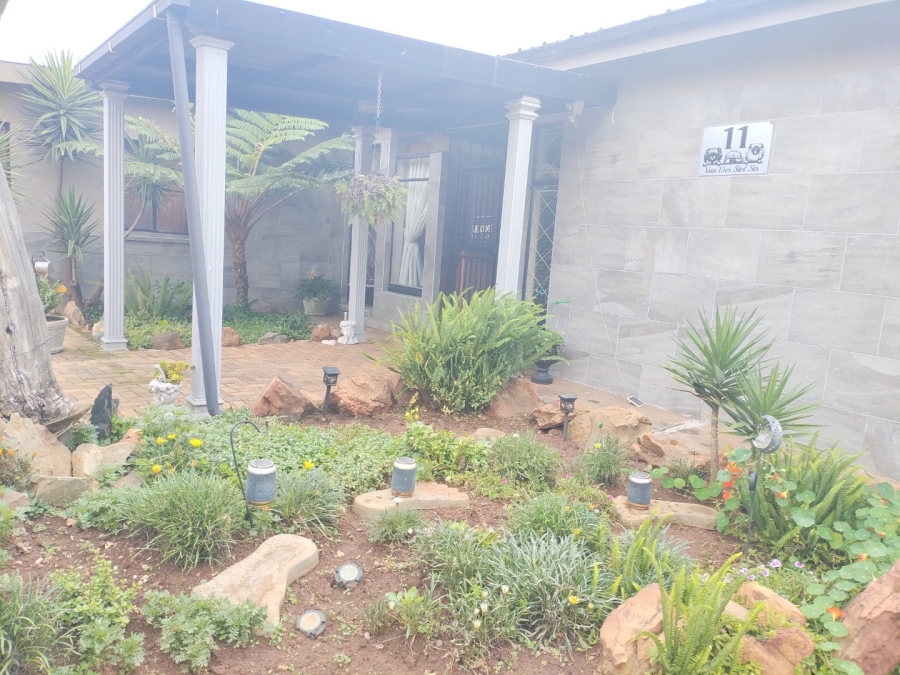 4 Bedroom Property for Sale in Strubenvale Gauteng