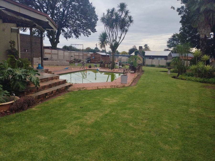 4 Bedroom Property for Sale in Strubenvale Gauteng