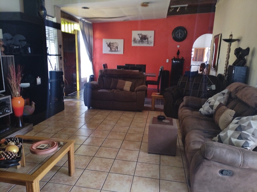 4 Bedroom Property for Sale in Strubenvale Gauteng