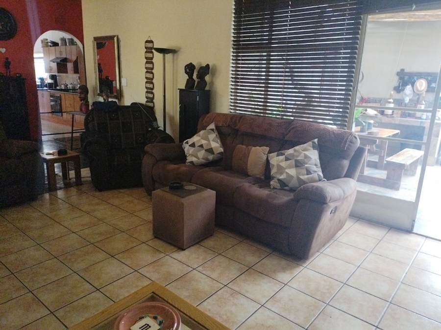 4 Bedroom Property for Sale in Strubenvale Gauteng